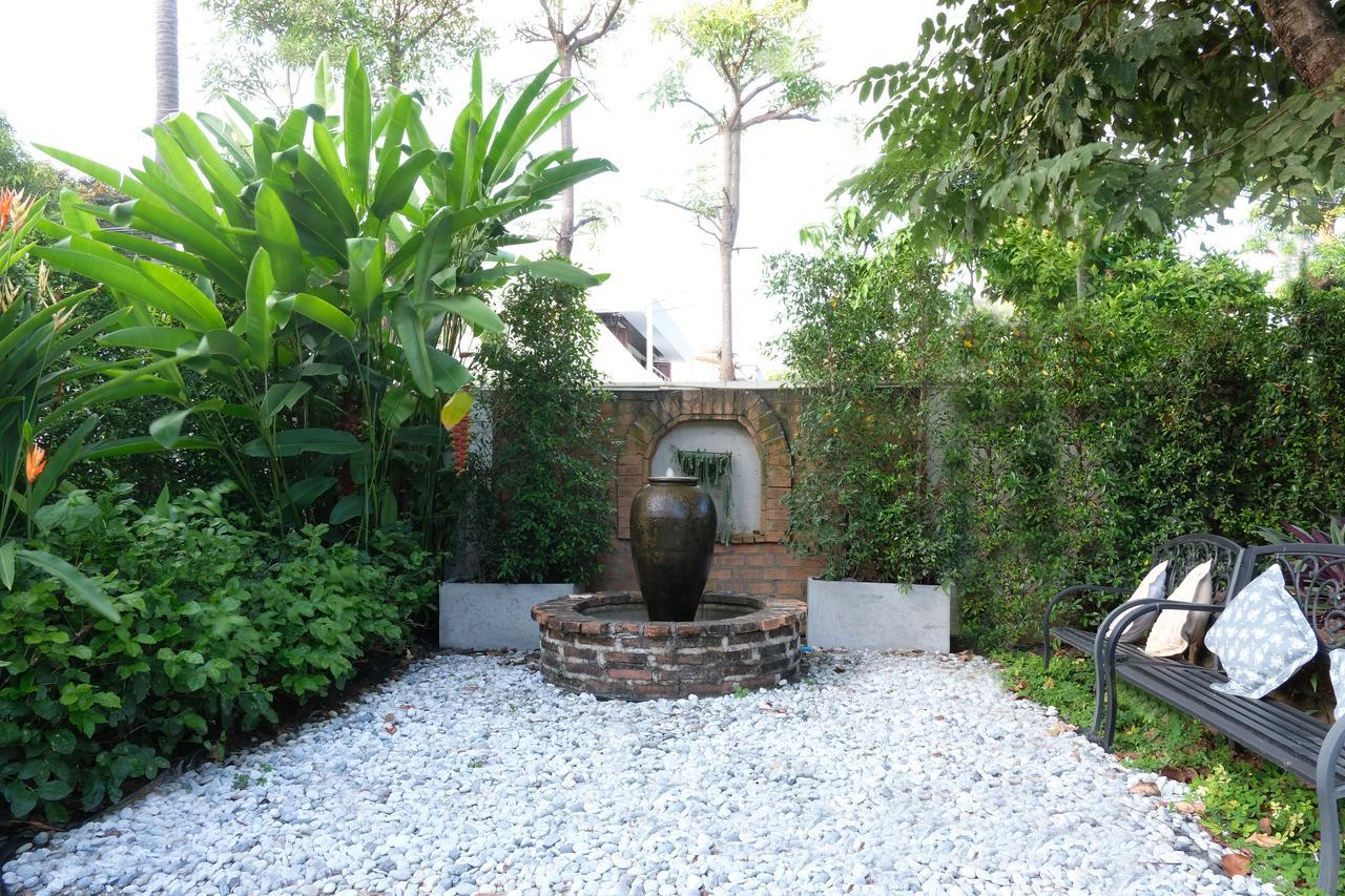 Udee Cozy Bed & Breakfast Chiang Mai Exterior photo