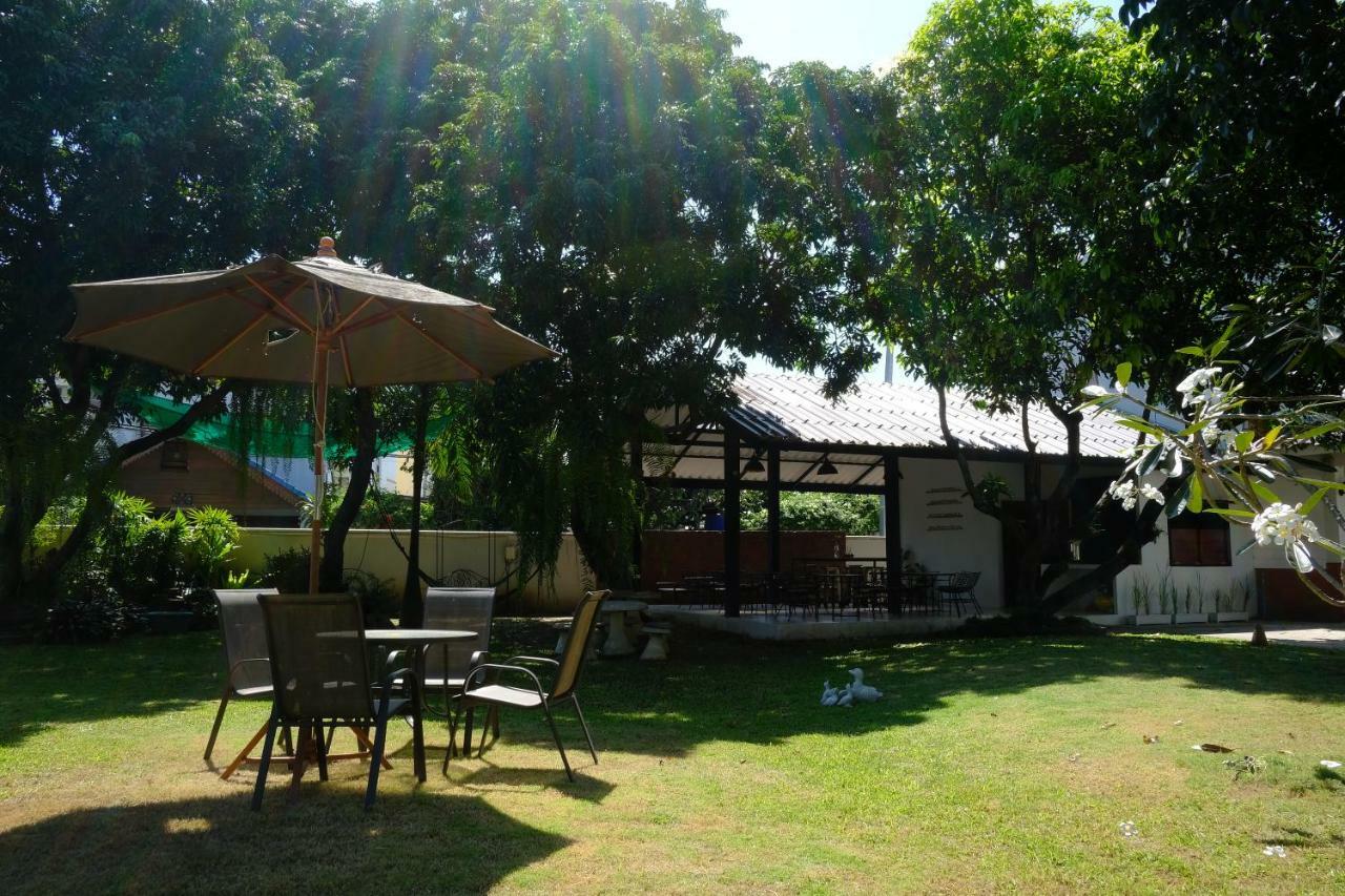 Udee Cozy Bed & Breakfast Chiang Mai Exterior photo