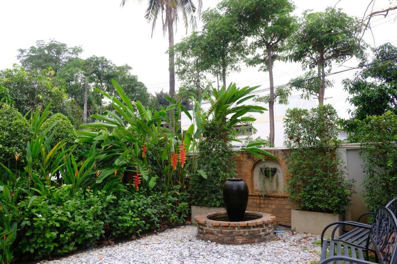 Udee Cozy Bed & Breakfast Chiang Mai Exterior photo